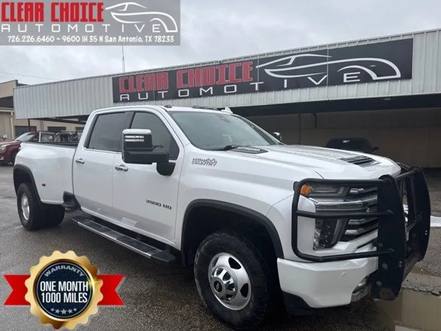 2020 Chevrolet Silverado photo 1