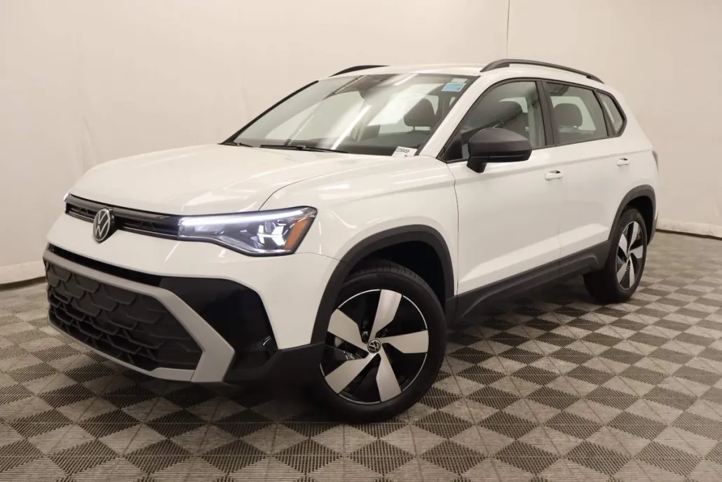 2025 Volkswagen Taos S photo 1