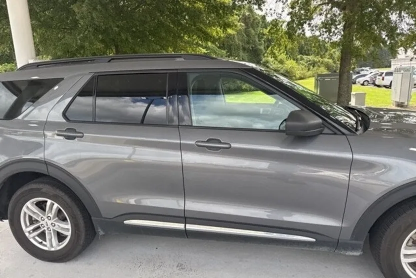 2022 Ford Explorer XLT photo 1