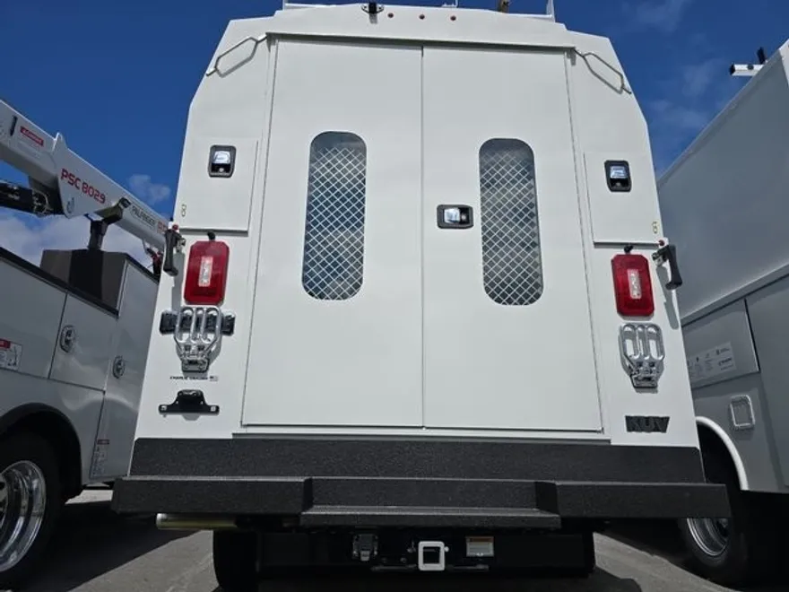 2025 Chevrolet Express 3500 Work Van photo 1