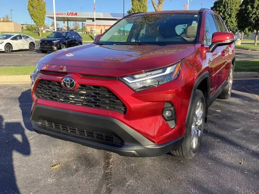 2025 Toyota RAV4 XLE Premium photo 1
