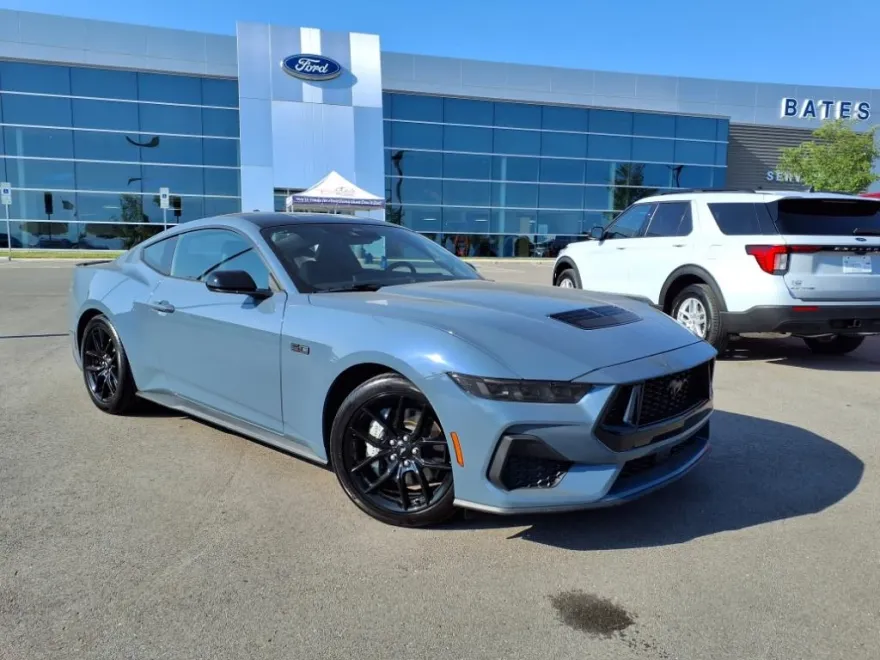 2024 Ford Mustang GT photo 1