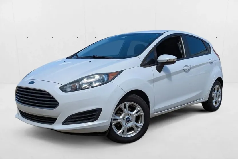 2015 Ford Fiesta SE photo 1