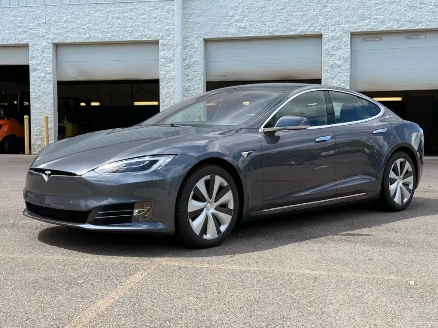 2021 Tesla Model S Long Range Plus photo 1