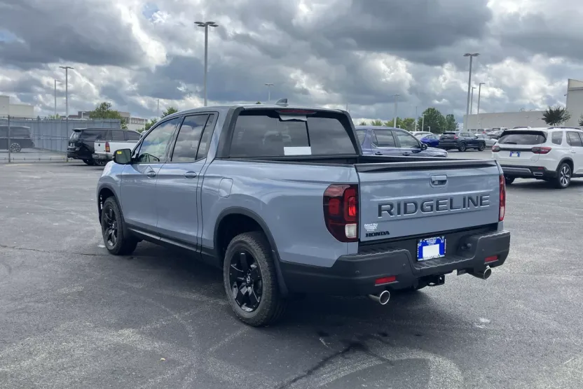 2026 Honda Ridgeline Black Edition photo 1