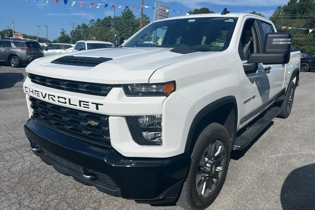 2022 Chevrolet Silverado 2500HD Custom photo 1
