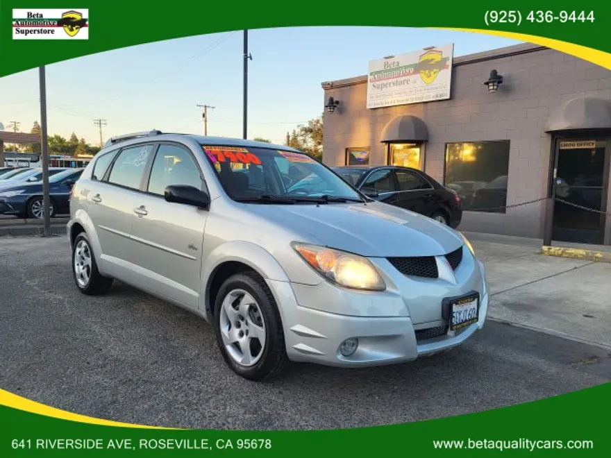 2004 Pontiac Vibe Base photo 1