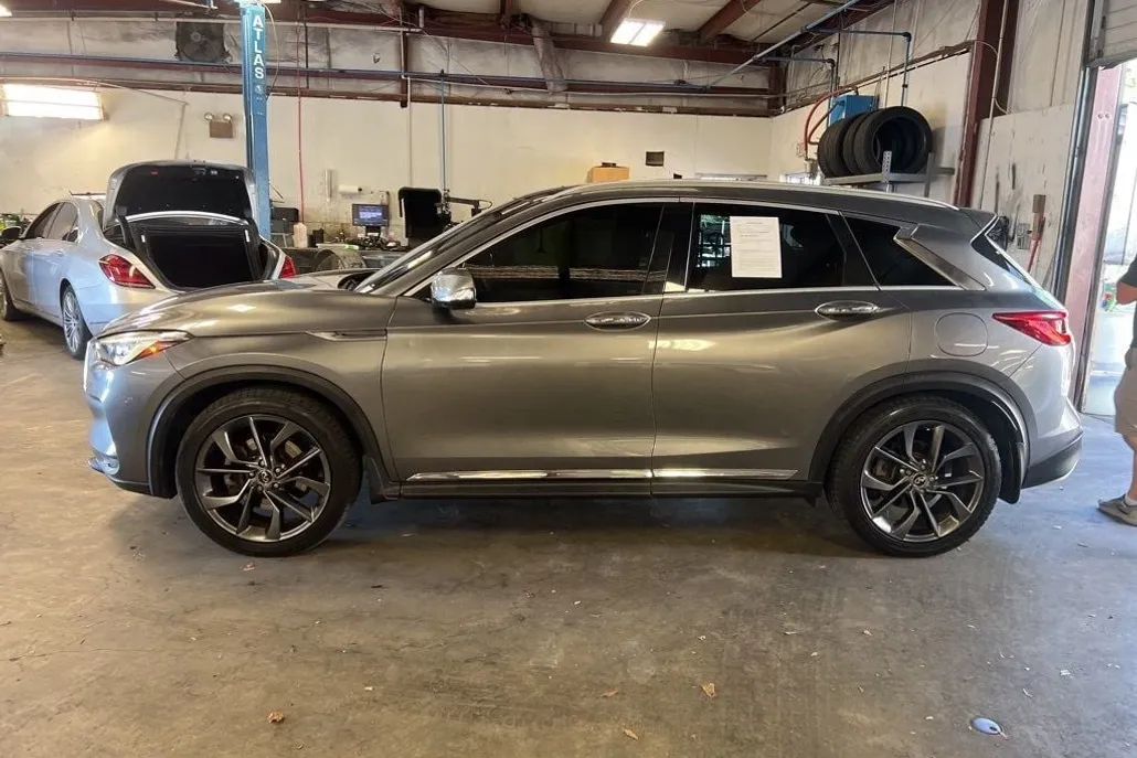 2019 Infiniti QX50 Essential photo 1