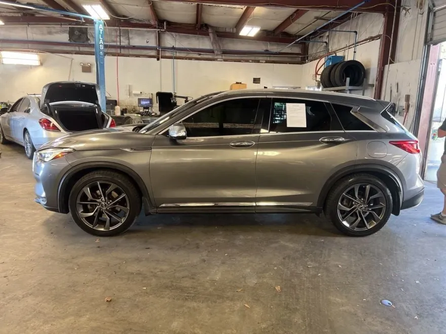 2019 Infiniti QX50 Essential photo 1