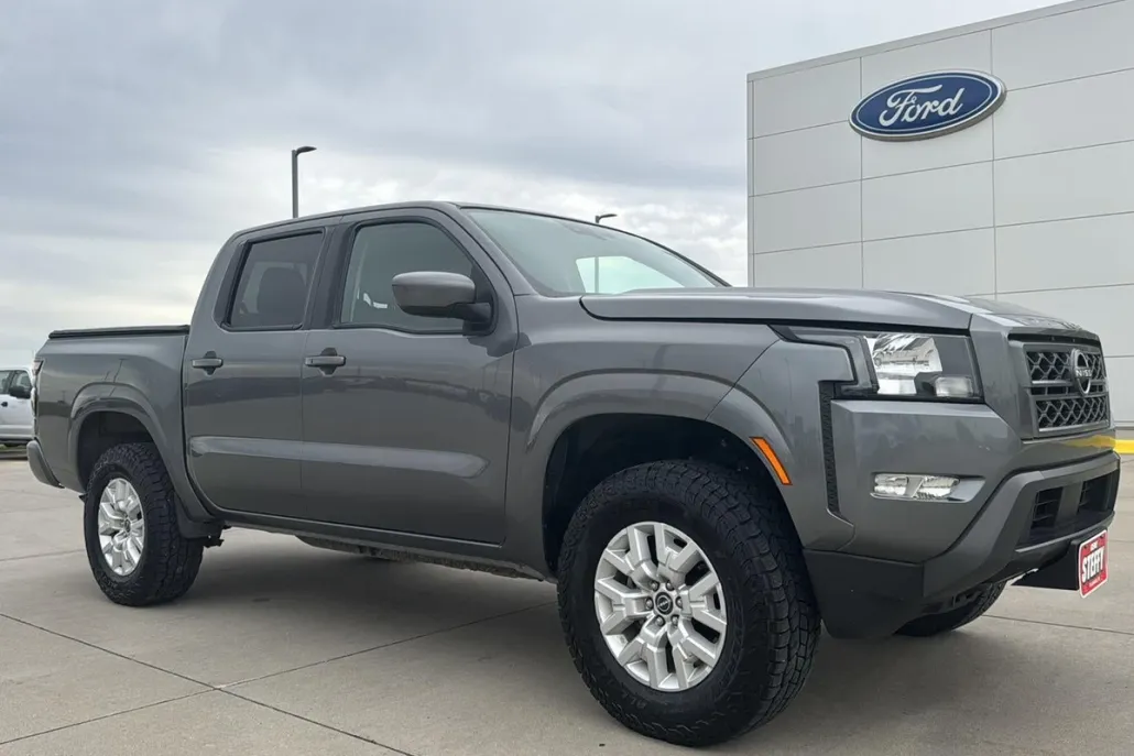 2022 Nissan Frontier SV photo 1