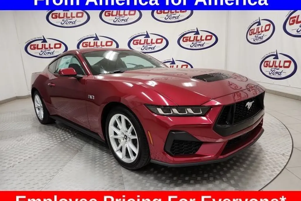 2025 Ford Mustang GT photo 1