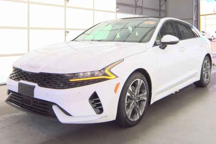 2023 Kia K5 EX photo 1