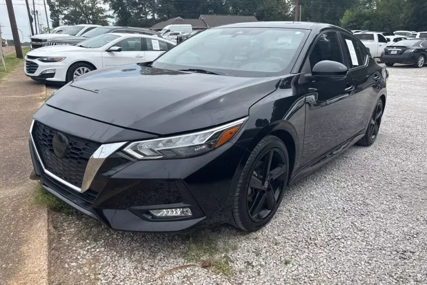2023 Nissan Sentra SR photo 1