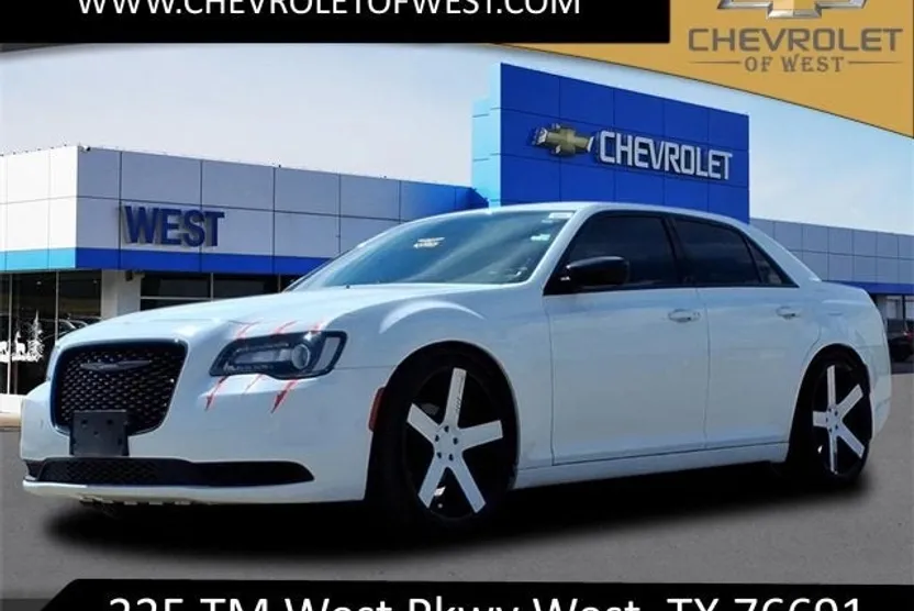 2020 Chrysler 300 Touring Limited photo 1