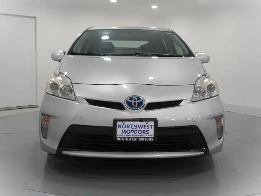 2013 Toyota Prius Four photo 1