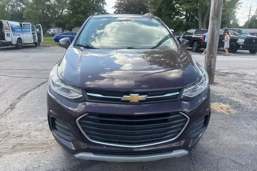 2020 Chevrolet Trax LT photo 1