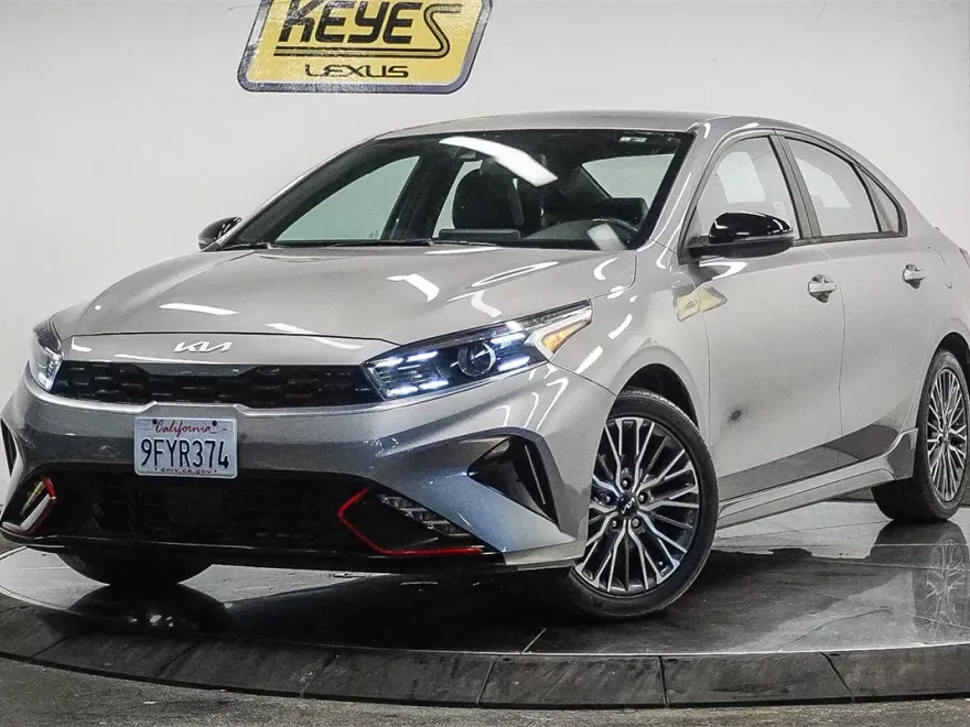 2023 Kia Forte GT-Line photo 1