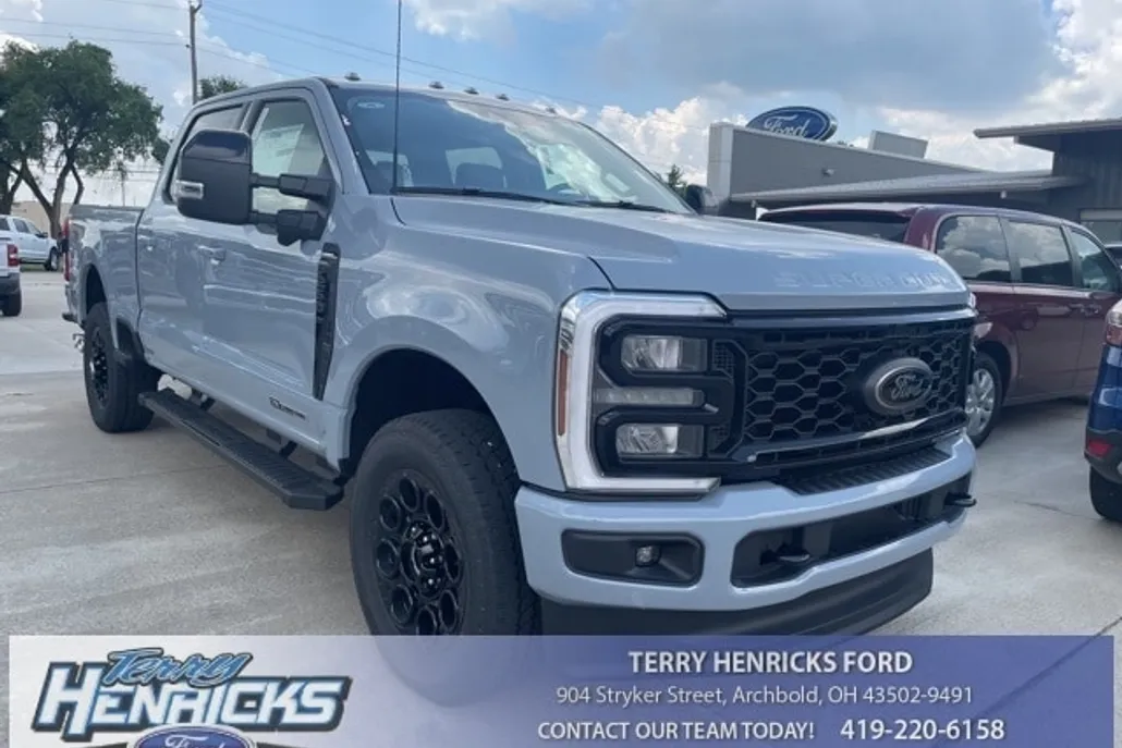 2025 Ford F-250 photo 1