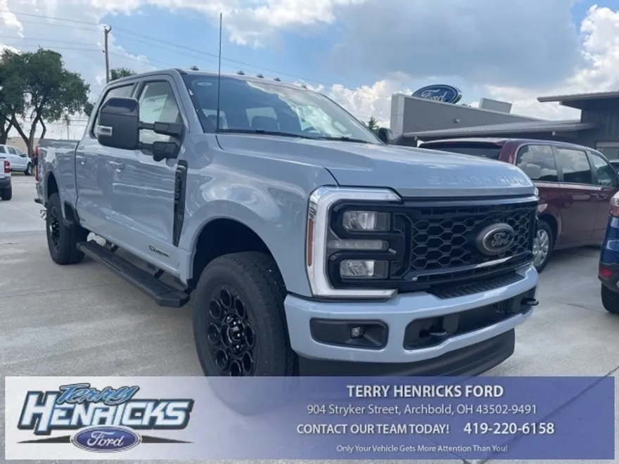2025 Ford F-250 photo 1