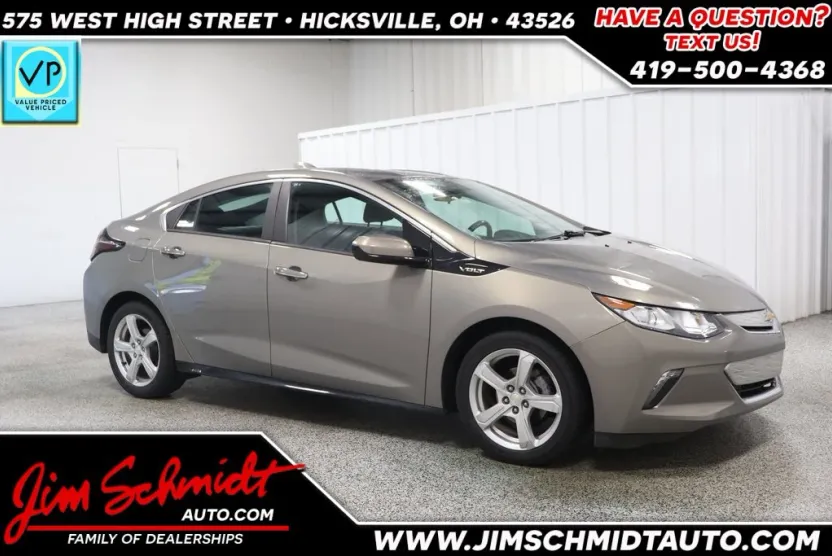 2017 Chevrolet Volt LT photo 1