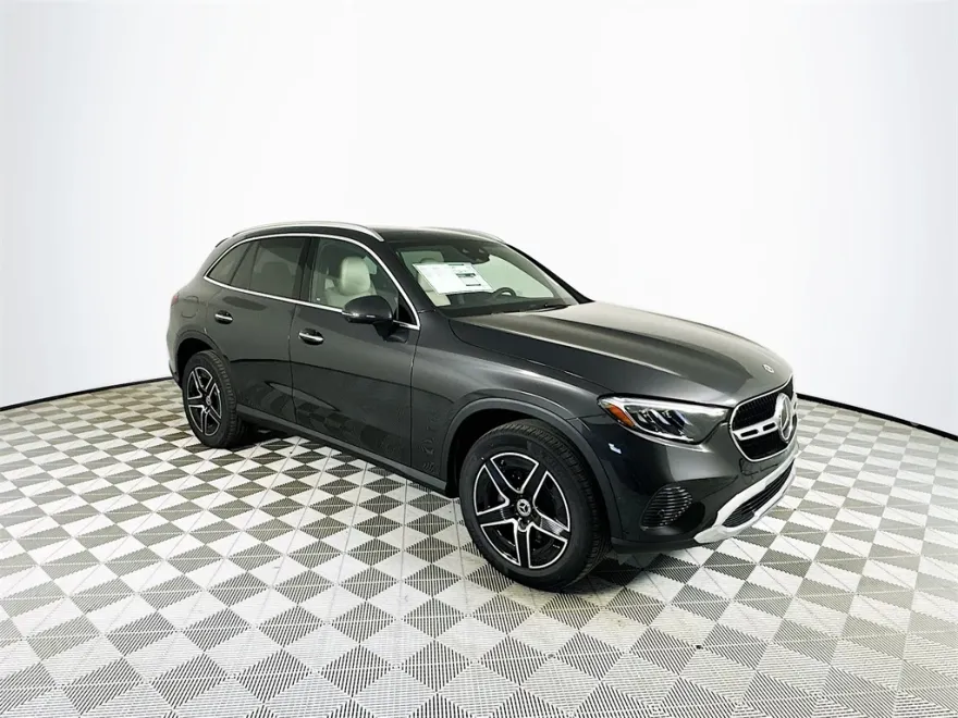 2026 Mercedes Benz GLC 300 4MATIC photo 1