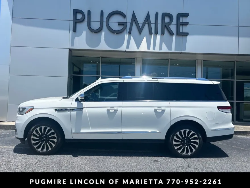 2024 Lincoln Navigator Black Label photo 1