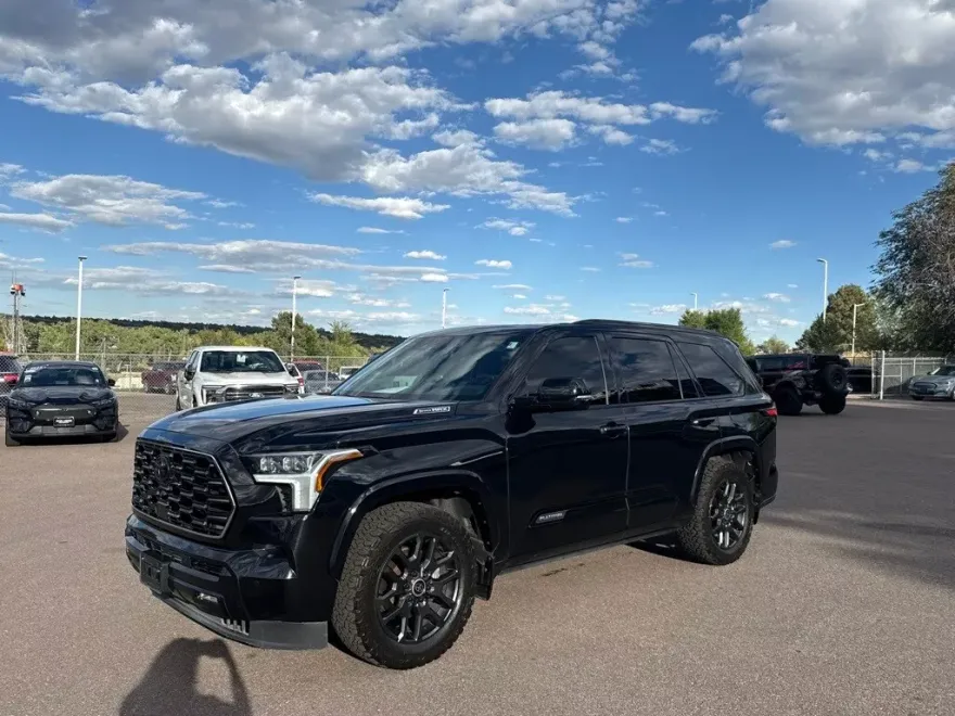 2024 Toyota Sequoia Platinum photo 1