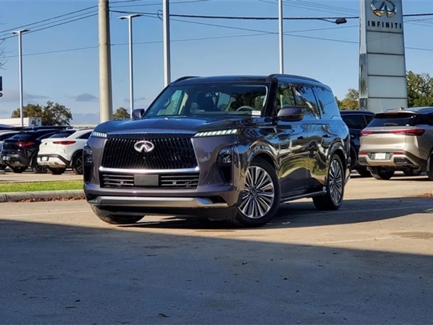 2025 Infiniti QX80 Luxe photo 1