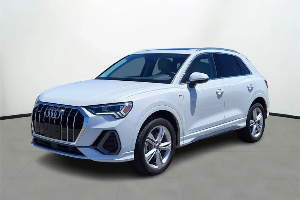 2022 Audi Q3 Premium Plus S line photo 1