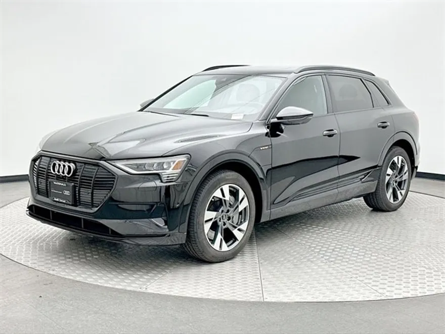 2022 Audi e-tron Premium photo 1