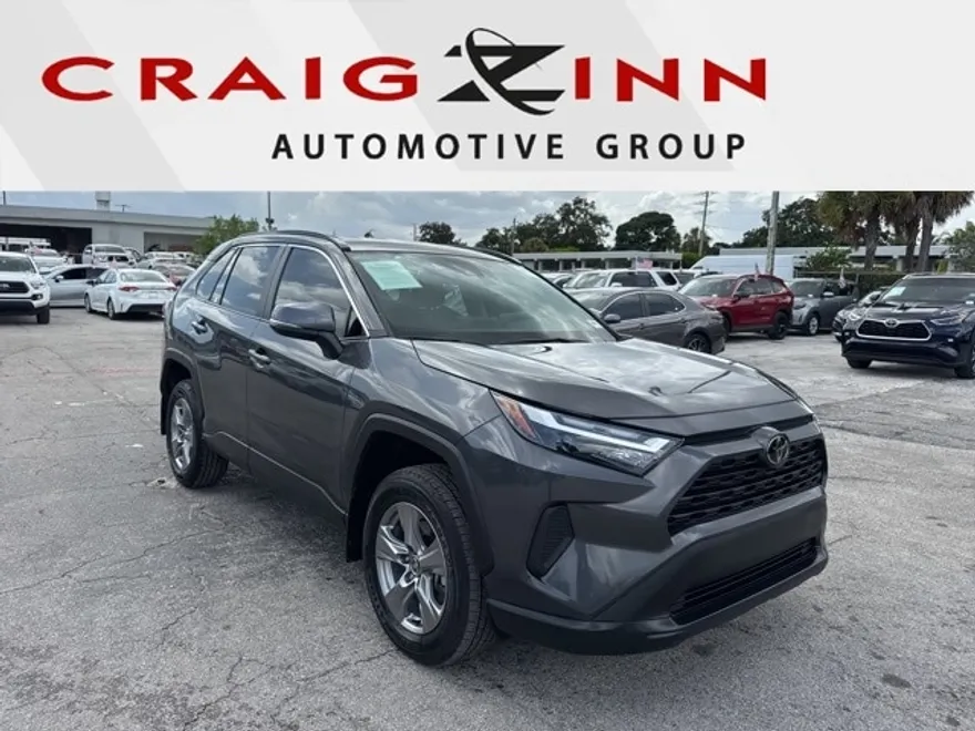 2024 Toyota RAV4 XLE photo 1