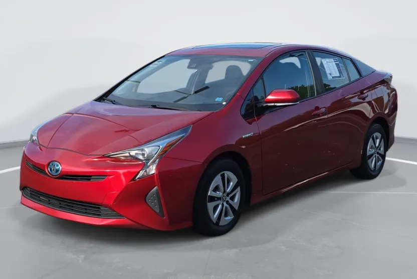 2016 Toyota Prius Four photo 1