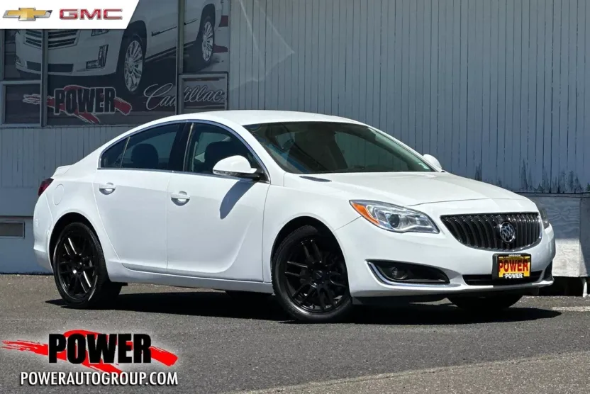 2017 Buick Regal Sport Touring photo 1