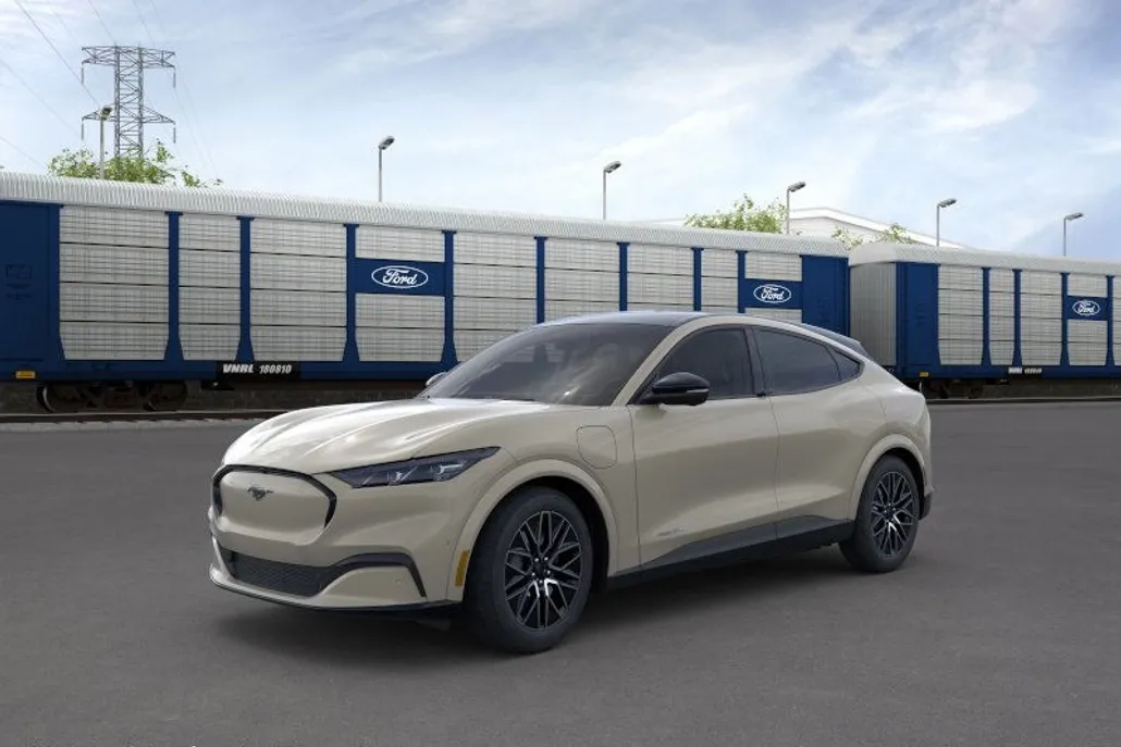 2025 Ford Mustang Mach-E Premium photo 1