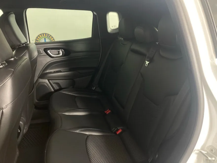 2025 Jeep Compass Latitude photo 1