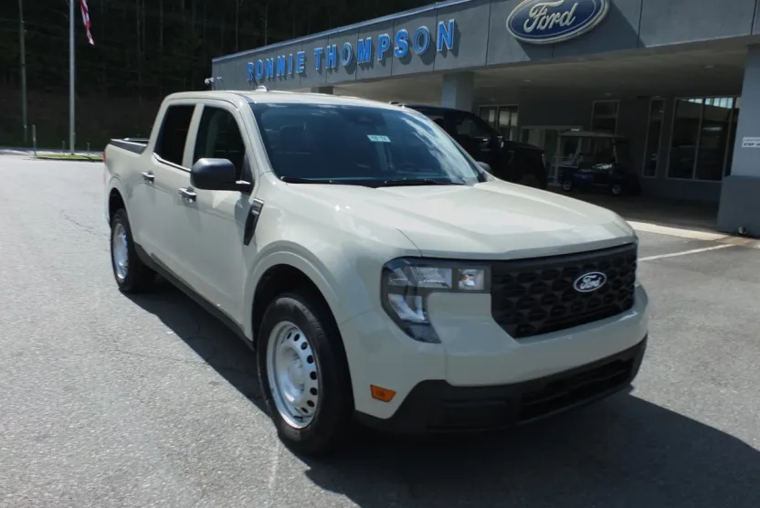 2025 Ford Maverick XL photo 1