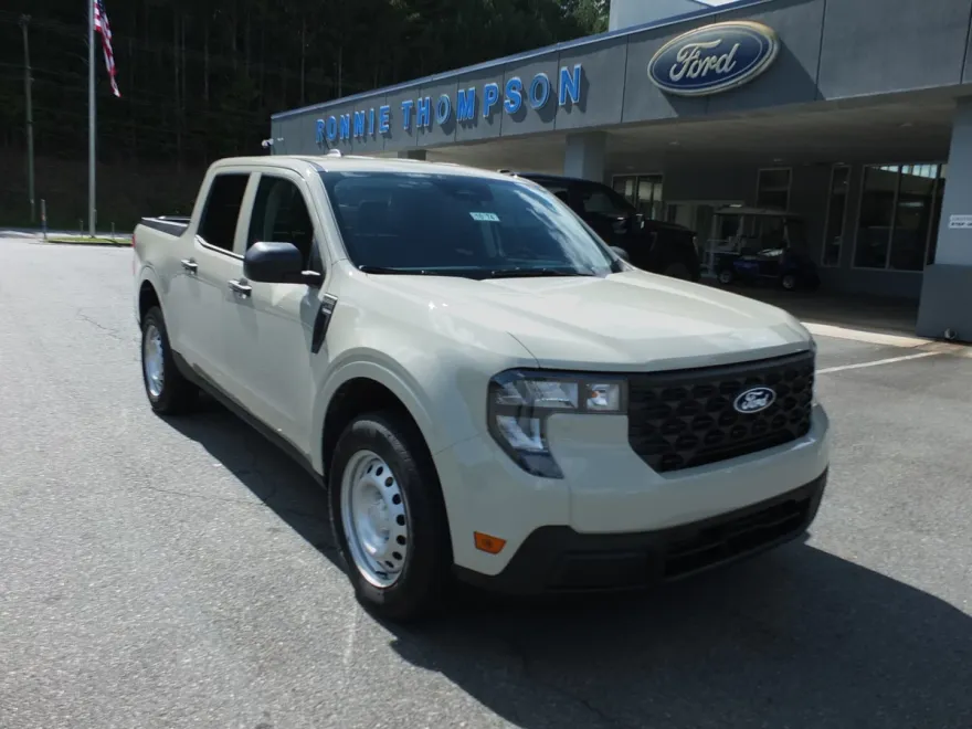 2025 Ford Maverick XL photo 1