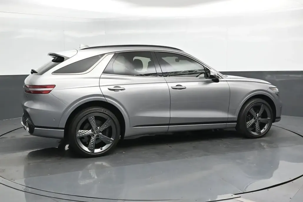 2023 Genesis GV70 2.5T Sport Prestige Advanced Select photo 1