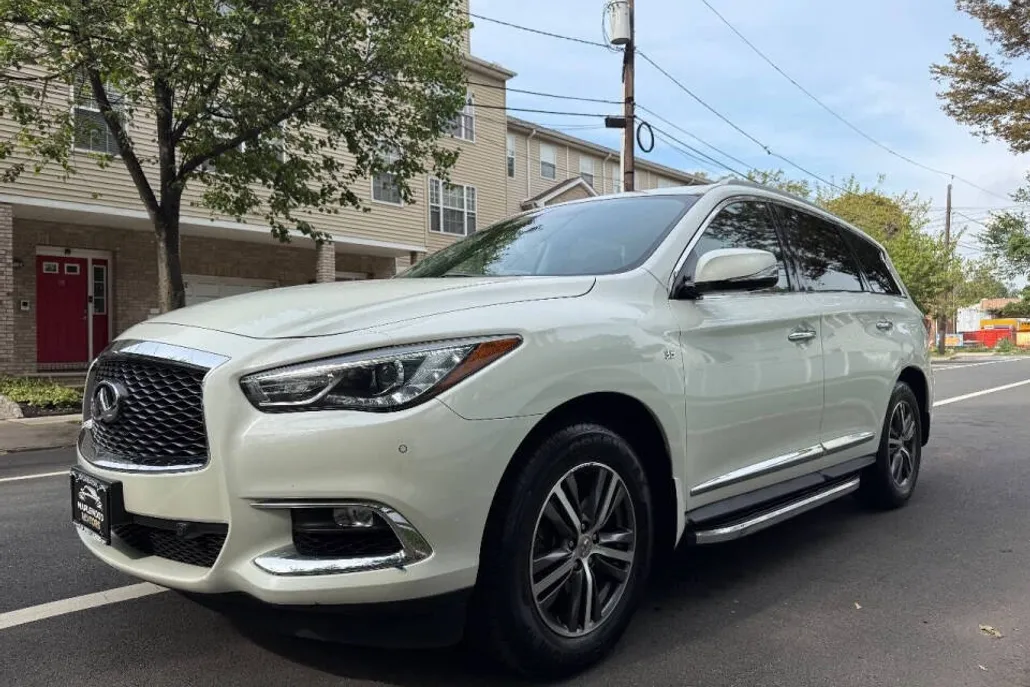 2018 Infiniti QX60 photo 1