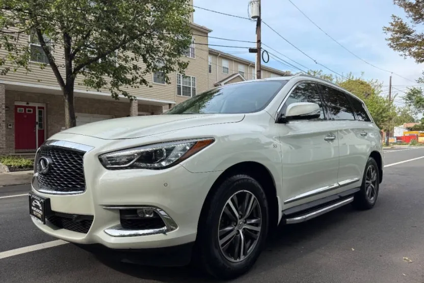 2018 Infiniti QX60 photo 1