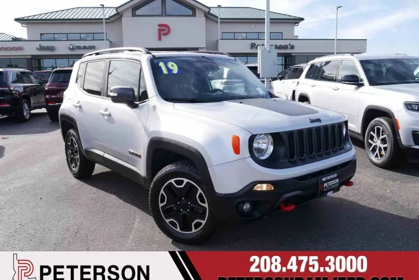 2016 Jeep Renegade Trailhawk photo 1