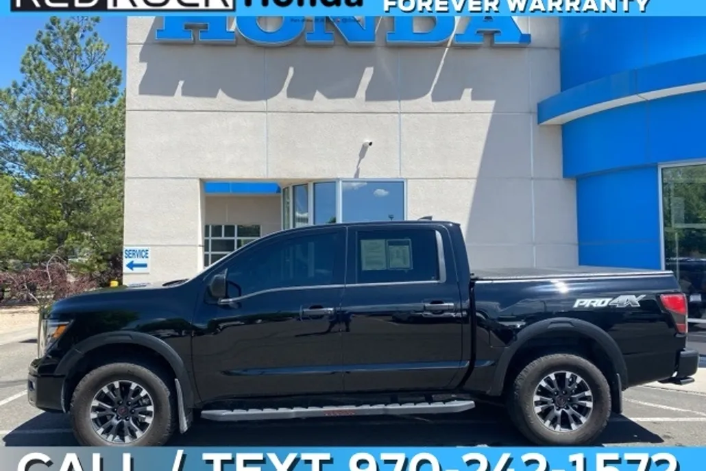 2023 Nissan Titan PRO-4X photo 1