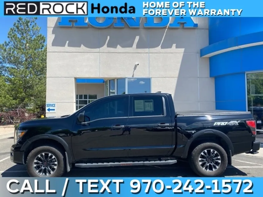 2023 Nissan Titan PRO-4X photo 1