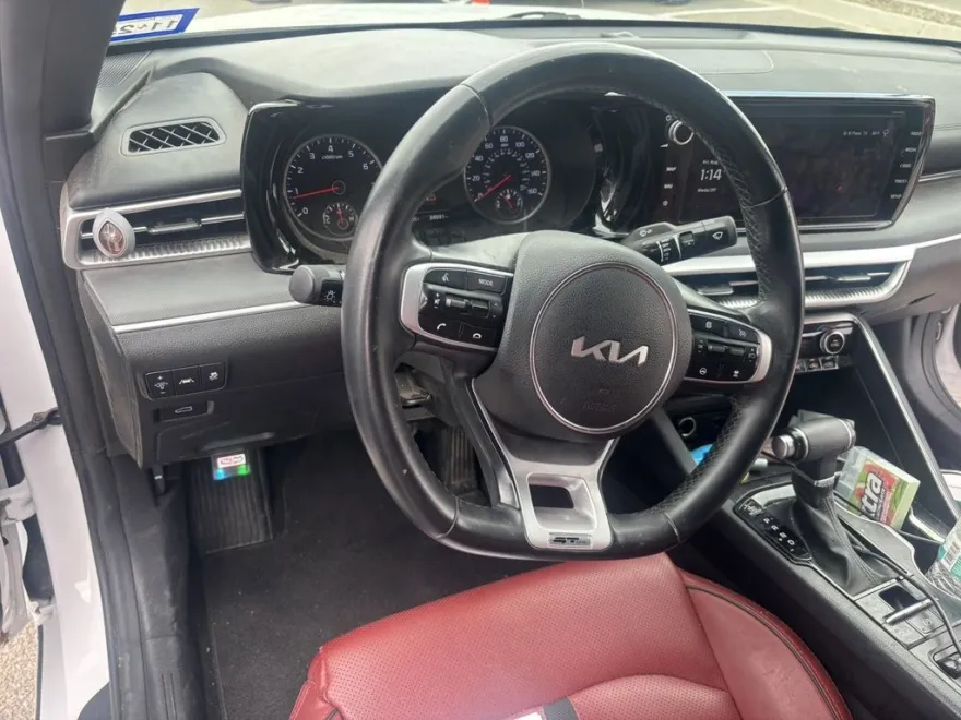 2024 Kia K5 GT-Line photo 1