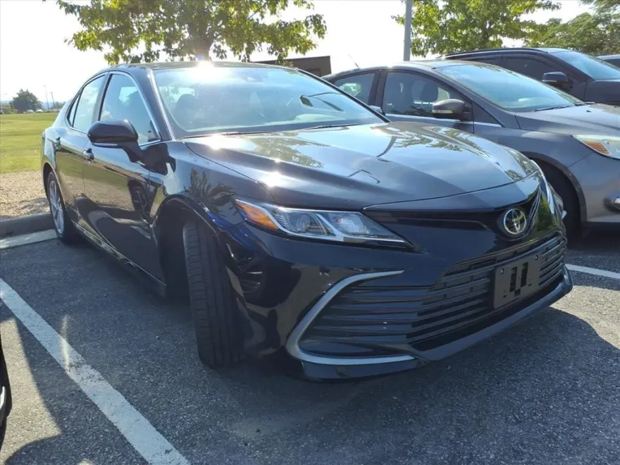 2024 Toyota Camry LE photo 1