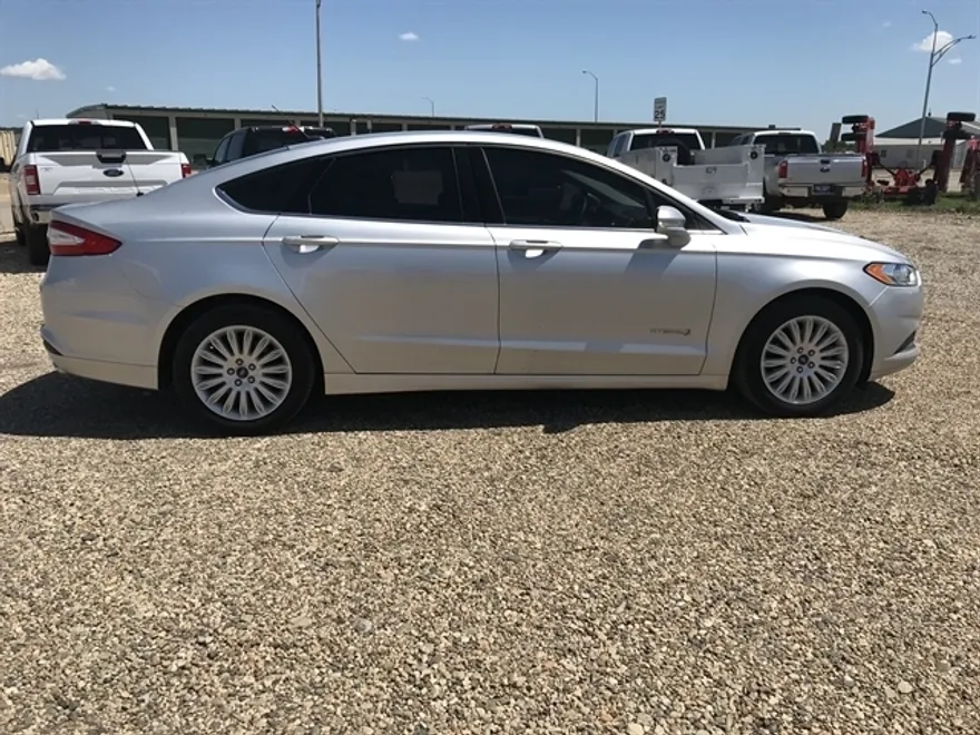 2014 Ford Fusion SE Hybrid photo 1