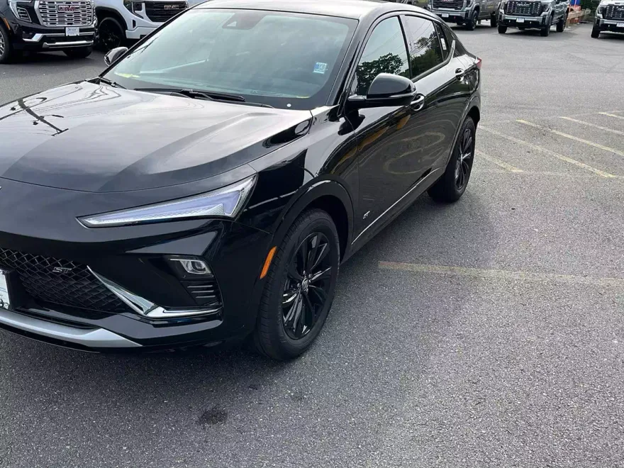 2025 Buick Envista ST photo 1
