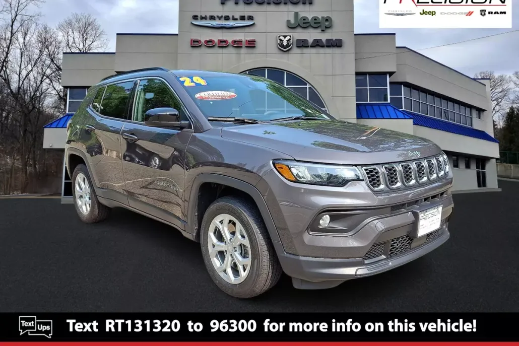 2024 Jeep Compass Latitude photo 1