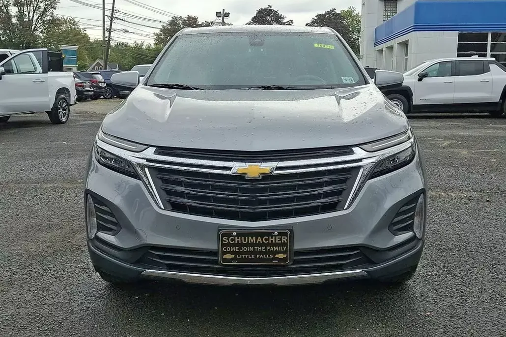 2024 Chevrolet Equinox LT photo 1