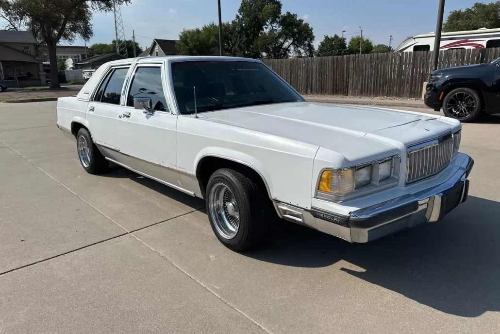 1989 Mercury Grand Marquis LS photo 1